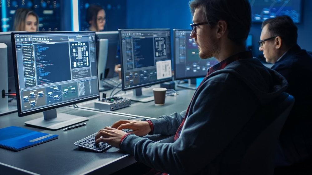 Tecnologia-da-Informacao-2 Cargos de Tecnologia com Maior Demanda no Brasil: Oportunidades e Salários
